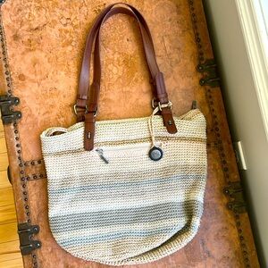 The sak woven bucket bag